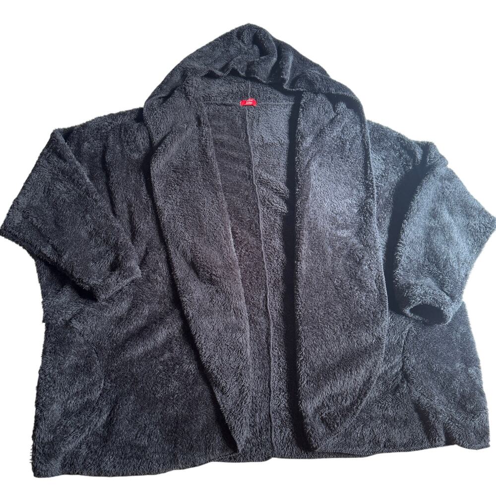 NETFLIX X UNHIDE No Fur All Chill Shleepy Binger Blanket Robe Black Hoody Cozy - Picture 12 of 12